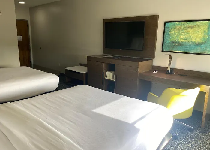 Comfort Inn & Suites Near Lake Guntersville