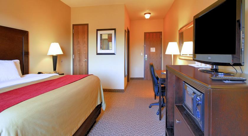 Comfort & Near Guntersville Hotel Scottsboro