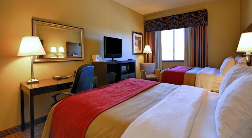 Comfort & Near Guntersville Hotel