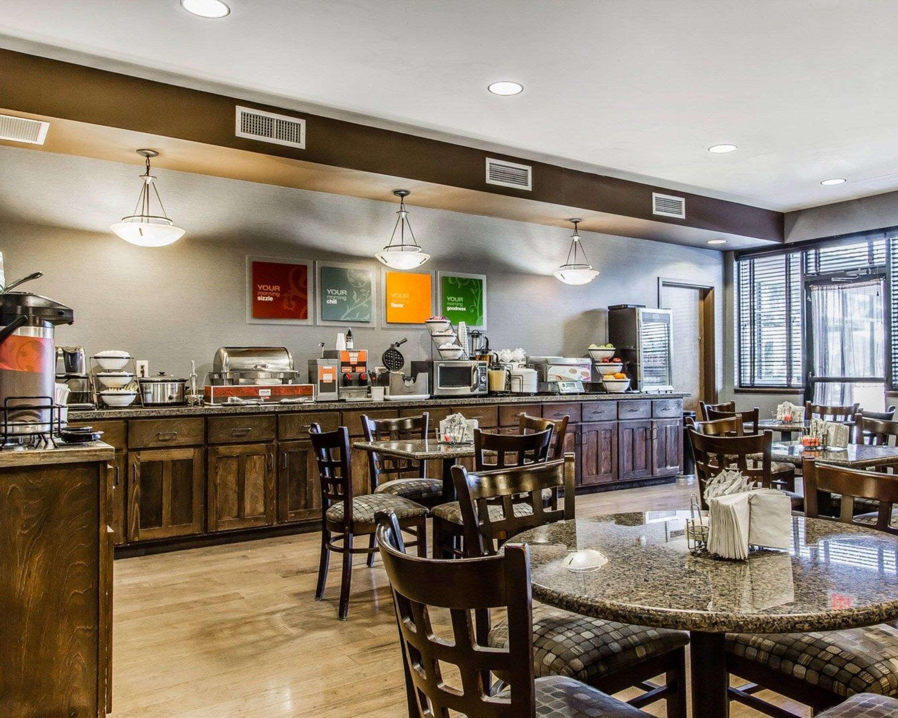 Comfort & Near Guntersville Hotel Scottsboro
