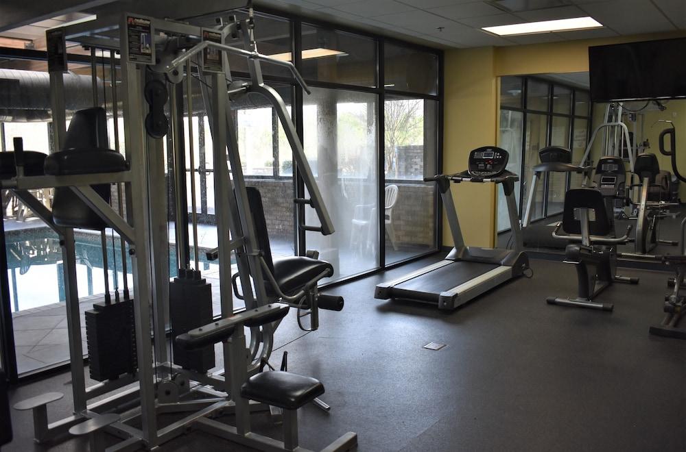 Comfort & Near Guntersville Hotel