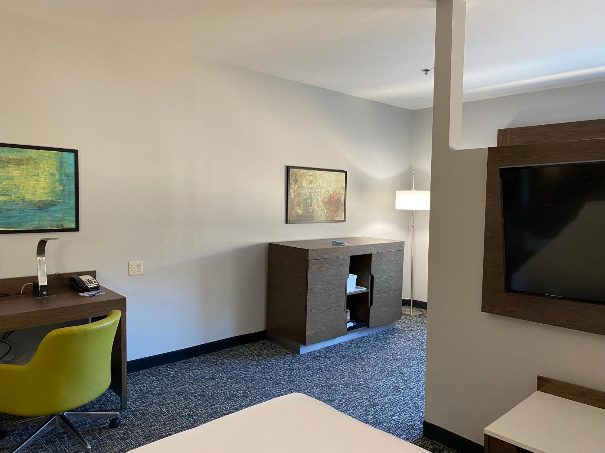 Comfort & Near Guntersville Hotel Scottsboro
