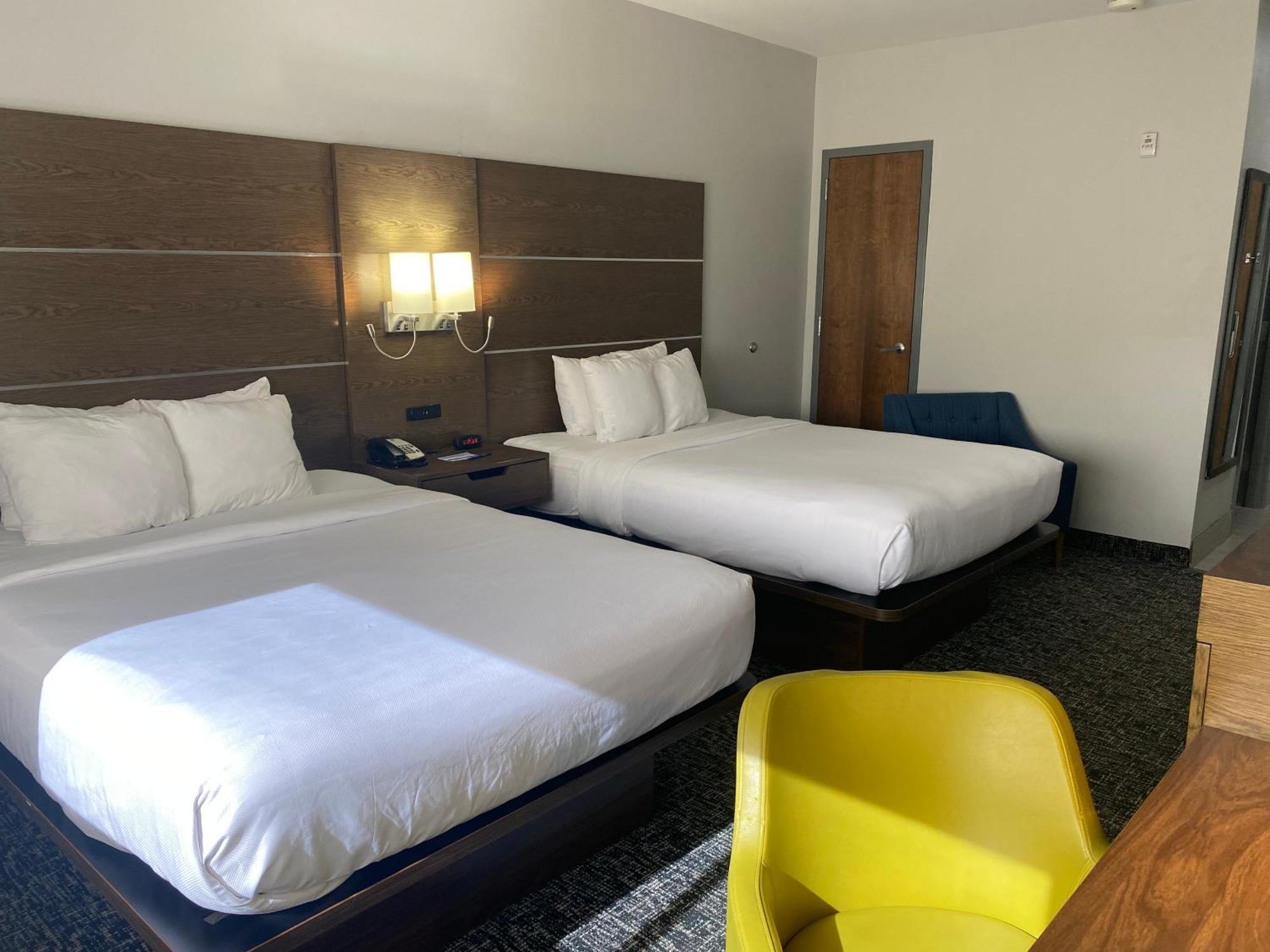 Comfort & Near Guntersville Hotel Scottsboro
