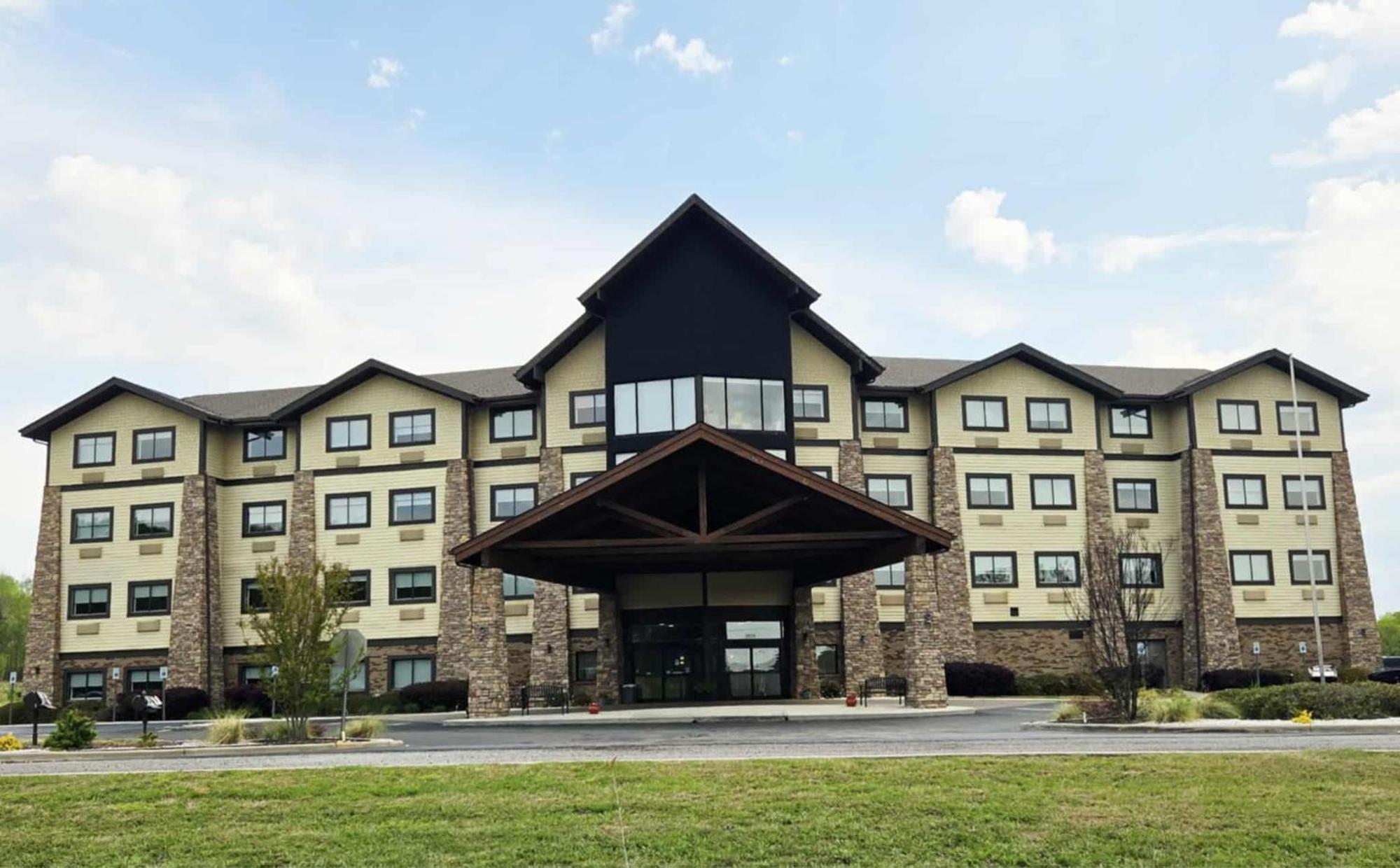 Comfort & Near Guntersville Hotel Scottsboro