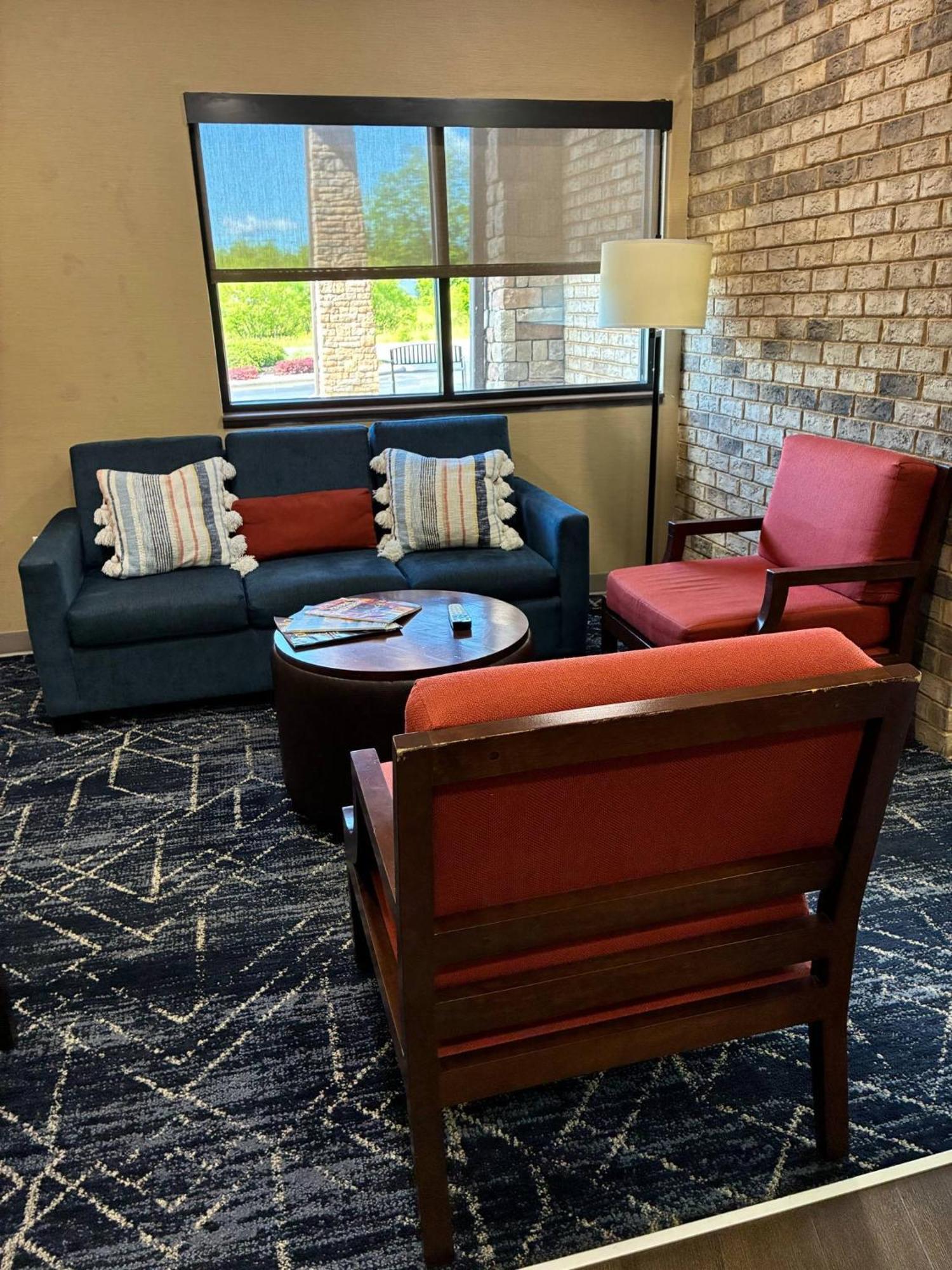Comfort & Near Guntersville Hotel Scottsboro