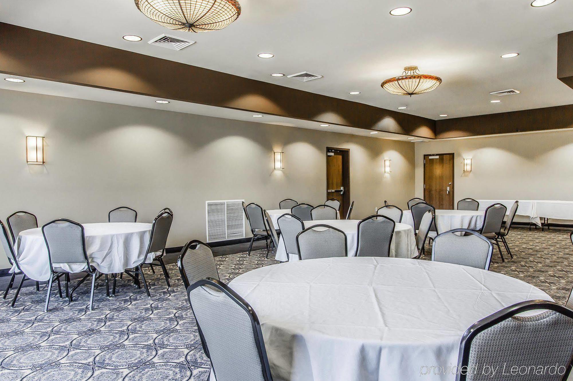 Comfort & Near Guntersville Hotel Scottsboro